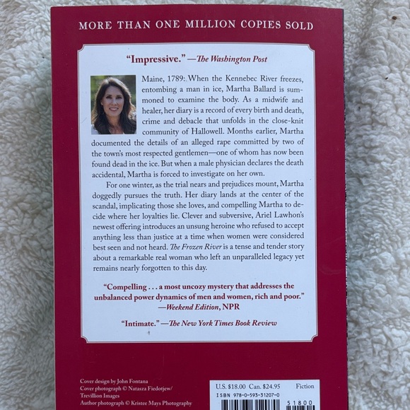 NY TIMES BESTSELLERS- Set of Three Novels - New! 📚 - Picture 3 of 5